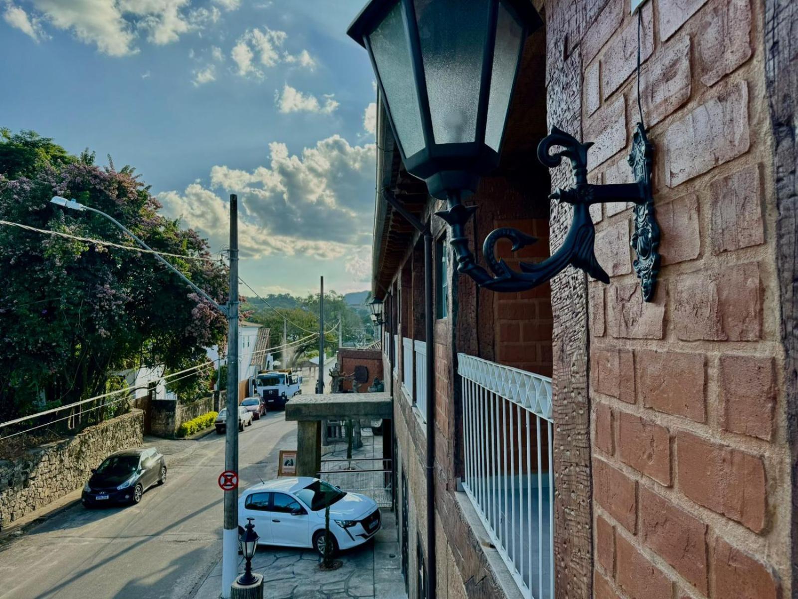 Apartamentos A 200M Do Centro - Hospedaria Villa Da Pedra Tiradentes Exterior photo
